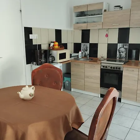 Tifani Holiday home *